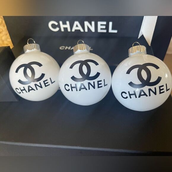 CHANEL Christmas Ornaments - Picture 5 of 6